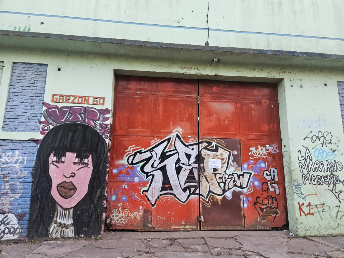 Las canchas se encuentran sobre la calle Garzón al 60.