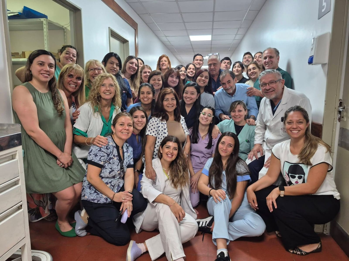 Decenas de trabajadores le rindieron homenaje. Decenas de trabajadores le rindieron homenaje.