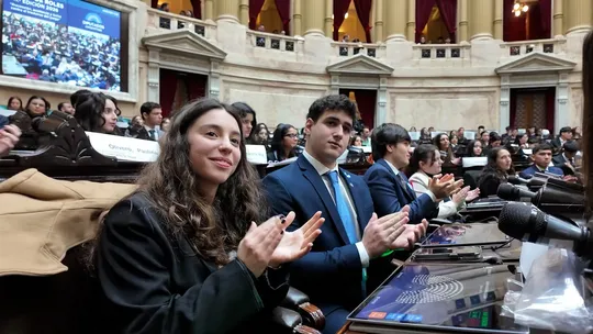 Jóvenes de distintas universidades debatieron en el Congreso un proyecto contra la ludopatía