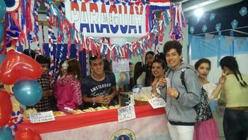Feria de las Colectividades y concurso de carrozas en la Secundaria N°2 de San Vicente