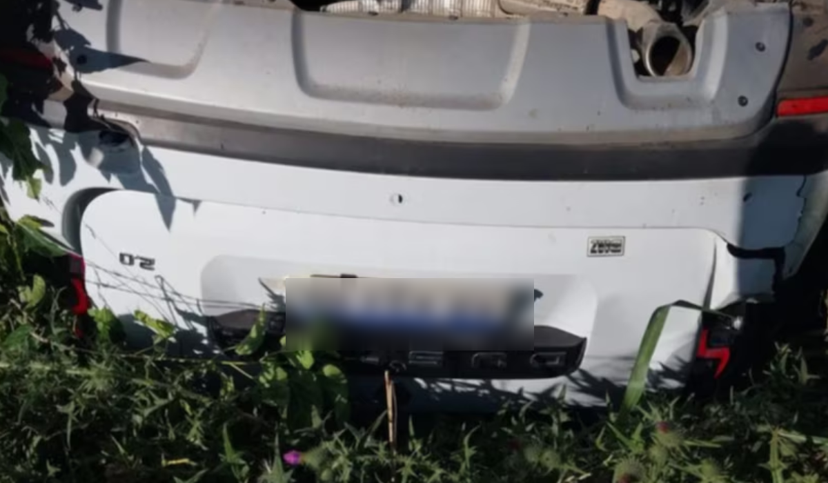 El vehículo volcó cerca del cruce de la Ruta 6 con la 215, camino a la Costa. El vehículo volcó cerca del cruce de la Ruta 6 con la 215, camino a la Costa.