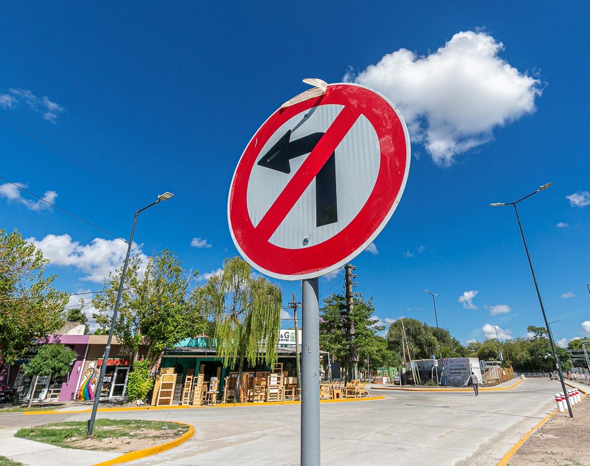 El Municipio de Almirante Brown colocó indicaciones de tránsito. El Municipio de Almirante Brown colocó indicaciones de tránsito.