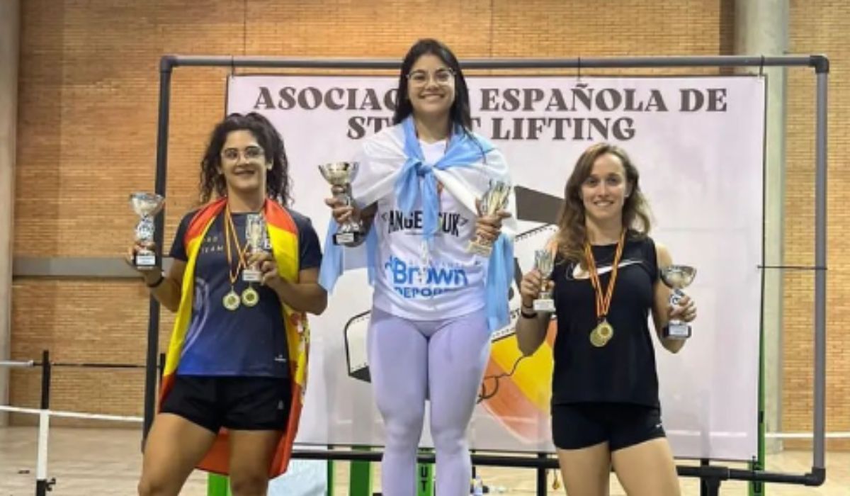 Florencia es campeona mundial de de Street Lifting Category +66kg.