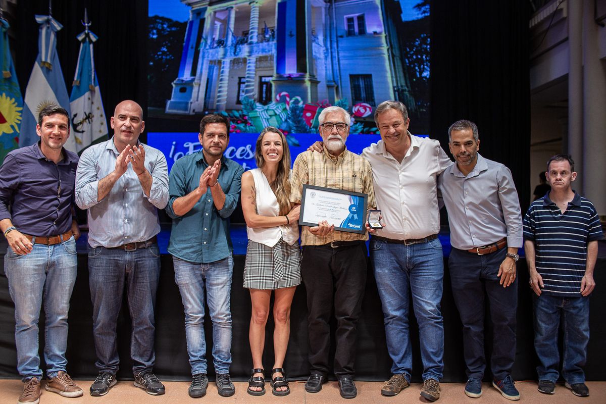 Cascallares junto a trabajadores de Almirante Brown.