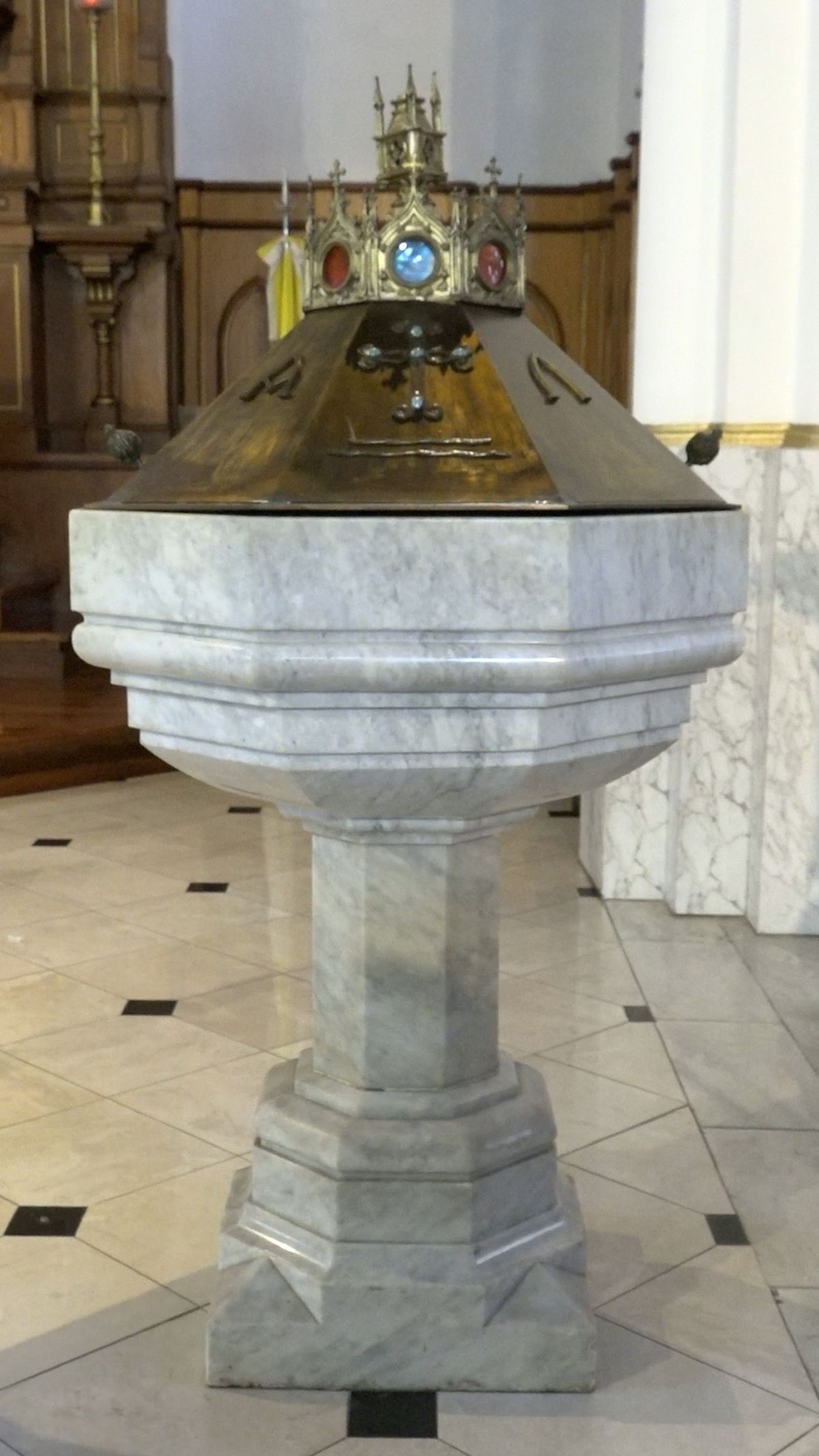 La pila bautismal de la parroquia Inmaculada Concepci&oacute;n de Monte Grande.