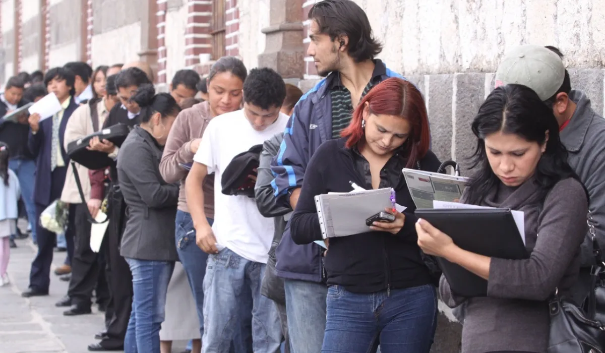 Algunos procesos de selección que combinan difusión digital con instancias presenciales de recepción de currículums.