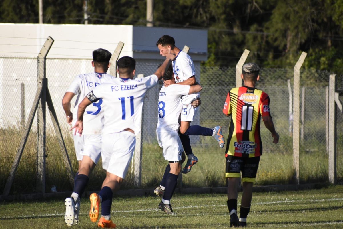 Luego de un año, Santi Maratea pudo meter su primer gol en el FC Ezeiza