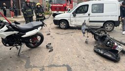 almirante brown: un choque entre una camioneta y dos motos dejo un herido