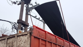 Electrocutado grave en Esteban Echeverría: enganchó cables de alta tensión con un camión