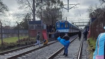 Tren Roca: servicio limitado por accidente fatal en Luis Guillón