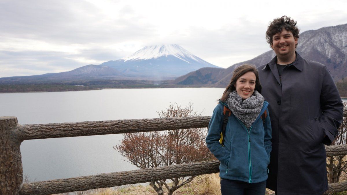 Agustina y Andrés se casaron a distancia: ella en Japón y él en Temperley.