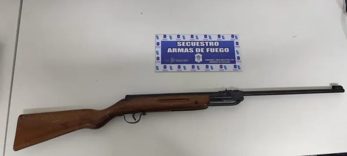 El arma de fuego con la que le hombre habría matado a un perro. El arma de fuego con la que le hombre habría matado a un perro.