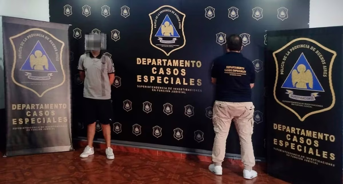 Uno de los cuatro detenidos acusados de integrar una banda que habría asaltado a conductores de aplicaciones de viajes en Lomas de Zamora.