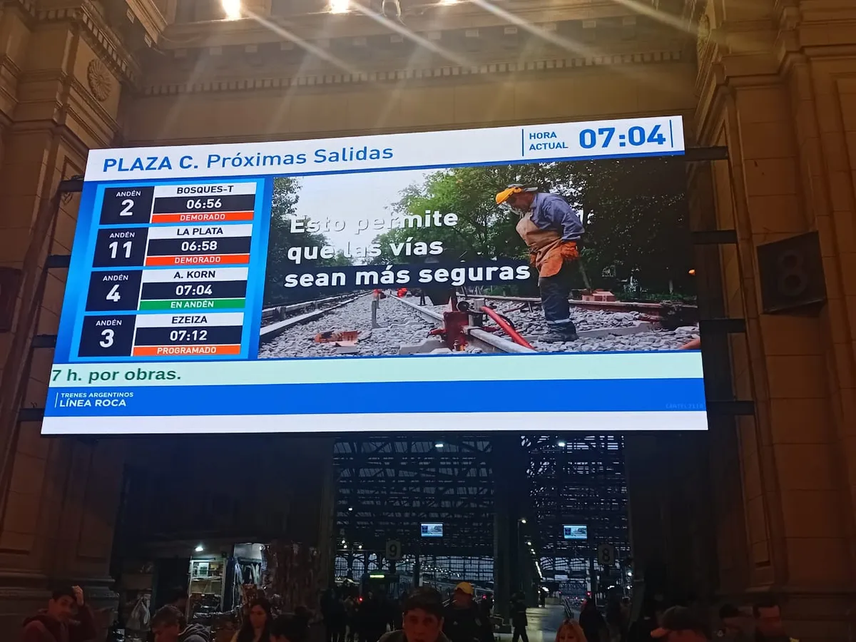 Las demoras afectaron al Tren Roca en plena hora pico. 