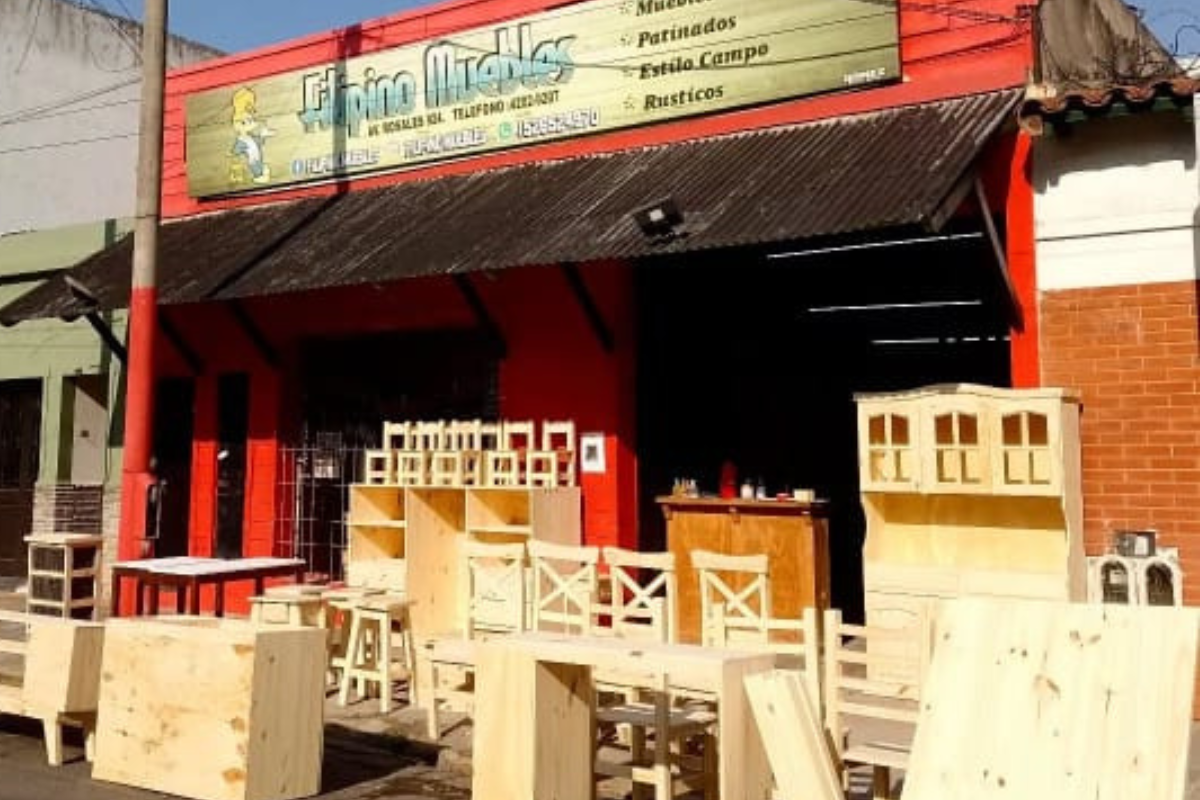 Filipino Muebles en Lan&uacute;s.
