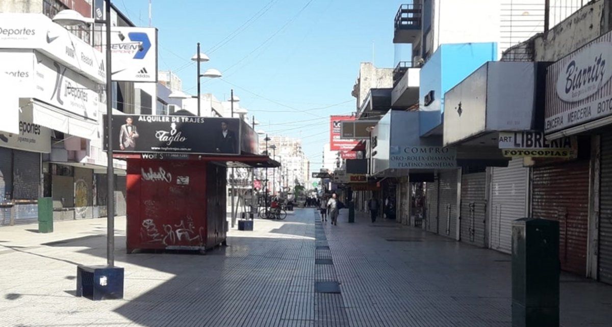 Comercios de Lomas de Zamora cerrados durante la cuarentena estricta.