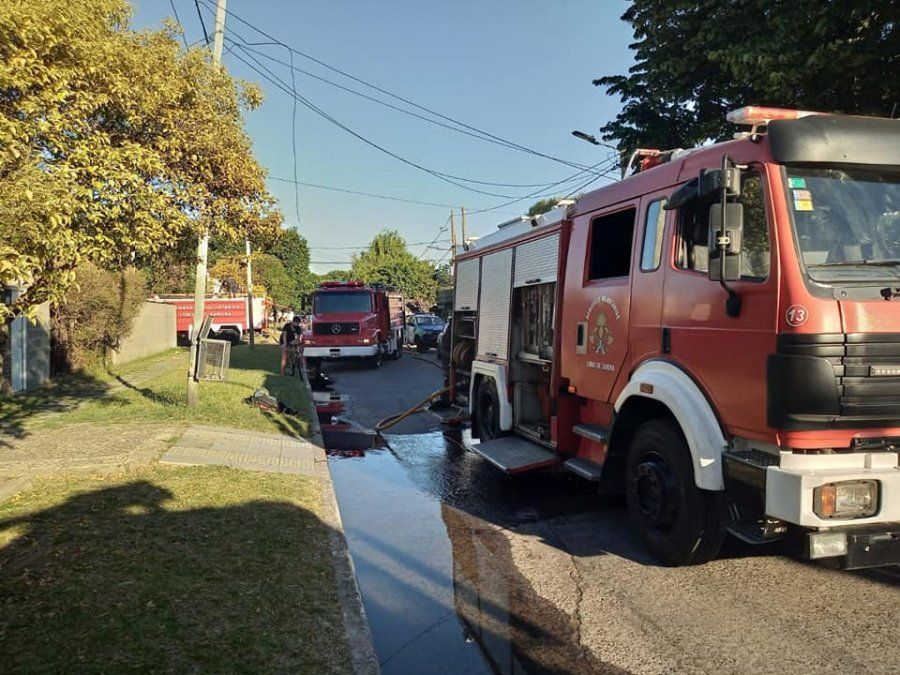 Incendio en un depósito de Lomas de Zamora.