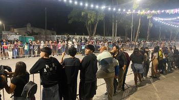 San Vicente vivió una primera noche de Carnaval con calles llenas