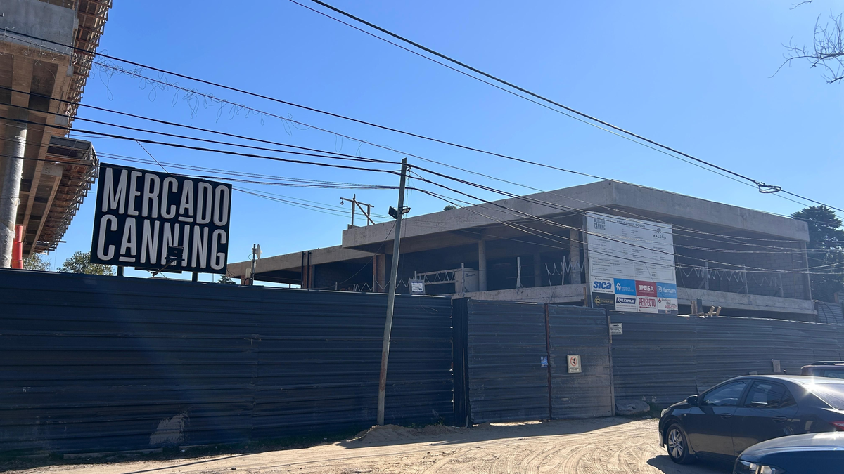Mercado Canning se encuentra en pleno corazón de la ciudad.