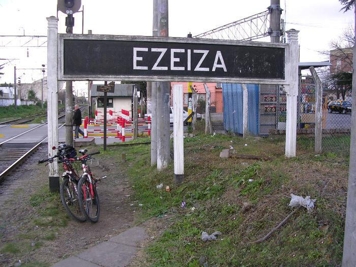 El hecho ocurrió frente a la estación Ezeiza. 