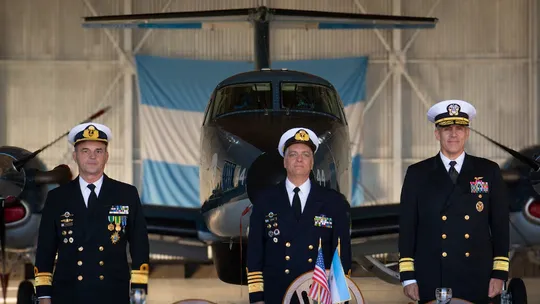 Argentina y EEUU firmaron acuerdo para la vigilancia marítima: enviarán aviones de patrullaje