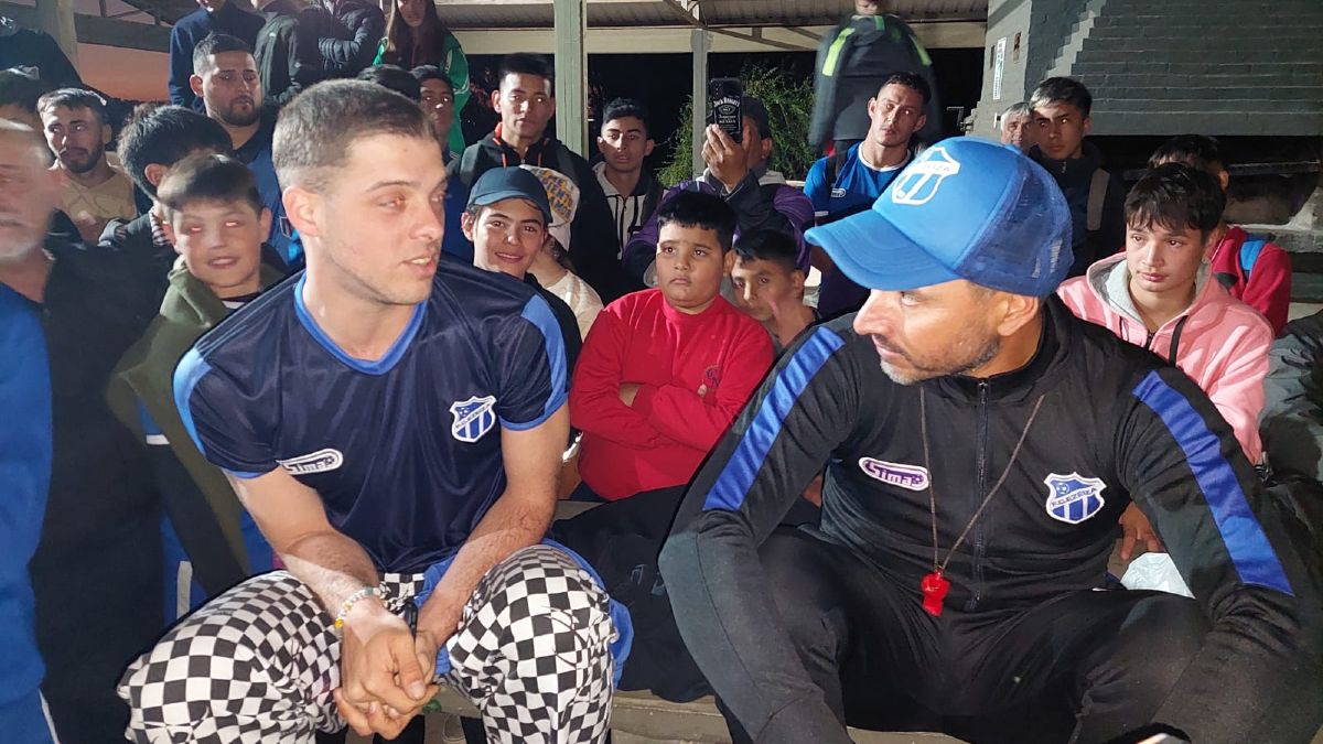 Santi Maratea, hincha del FC Ezeiza: estará en la cancha este domingo y sueña con el ascenso a primera