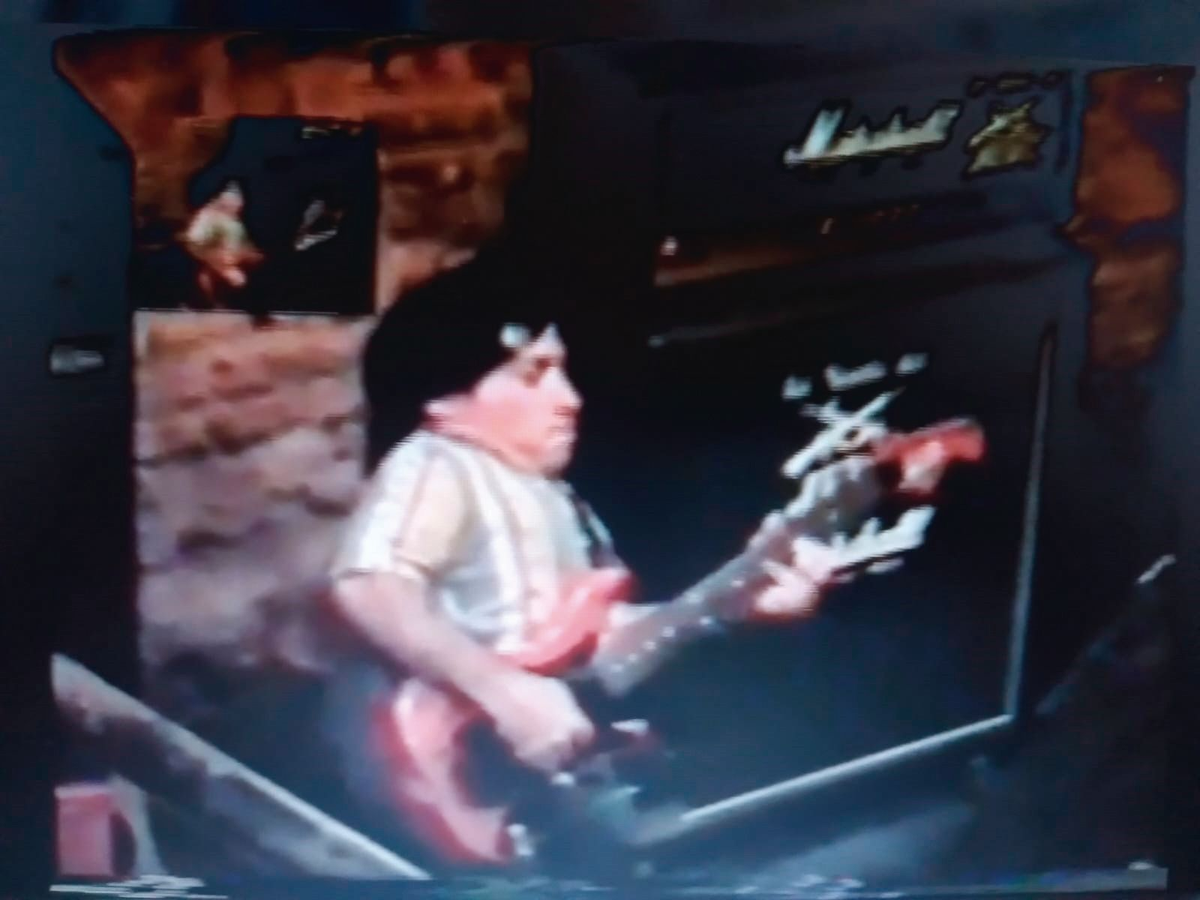 El vecino de Monte Grande toca la guitarra desde joven. &nbsp; &nbsp;