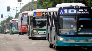 Tensión en el transporte: líneas de colectivos de la región en riesgo de paro