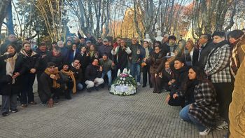 Monte Grande: con una ofrenda floral, homenajearon a Perón en la Plaza Mitre