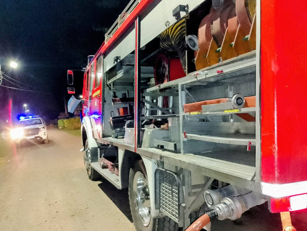 Bomberos Voluntarios intervinieron en el incendio en Almirante Brown.&nbsp;