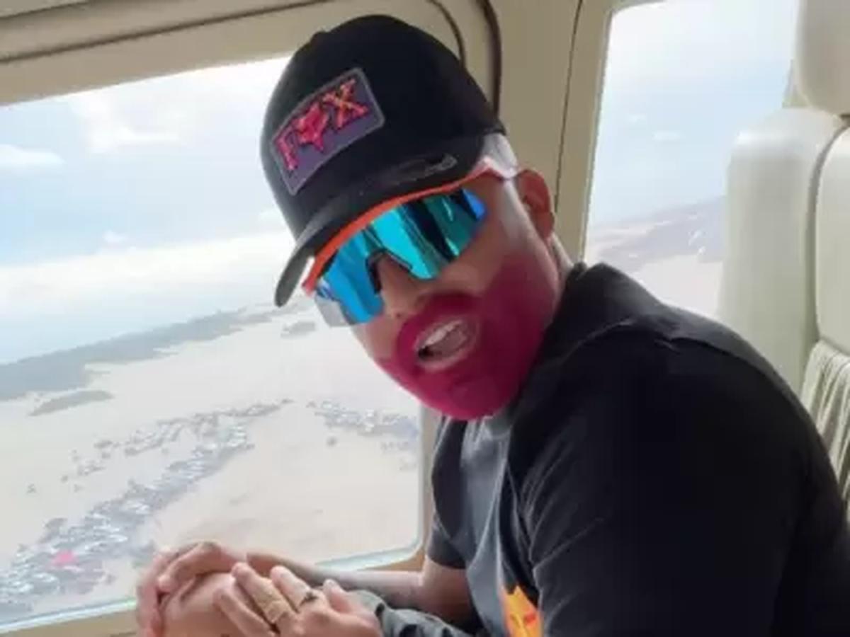 Perro Primo ya había generado polémica durante el verano, cuando aterrizó en helicóptero en una playa de Miramar. 