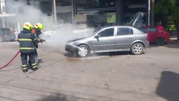 susto en monte grande: un auto se incendio frente al mc donalds