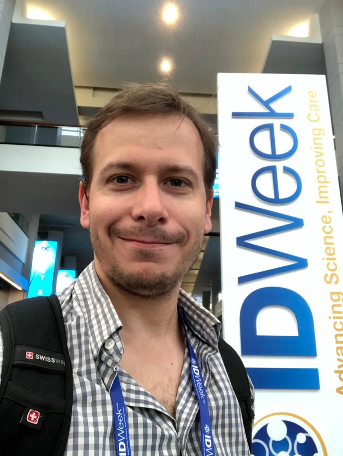 Guillermo Bertoni, médico infectólogo.