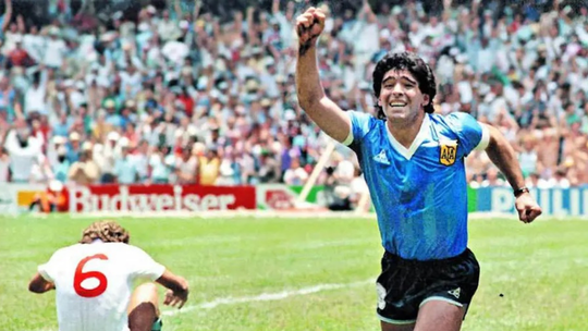 A 40 años del Gol del Siglo, habrá un partido homenaje a Maradona en la cancha de Lanús