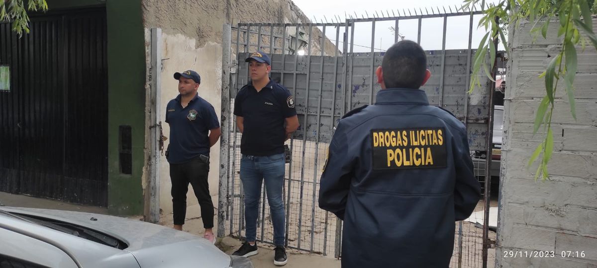 Allanamientos y detenciones: cayó una banda que vendía droga en Lomas y Lanús