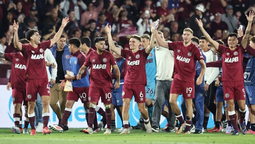 fiesta en la fortaleza: lanus vencio a universidad de chile y llego a la final de la copa sudamericana