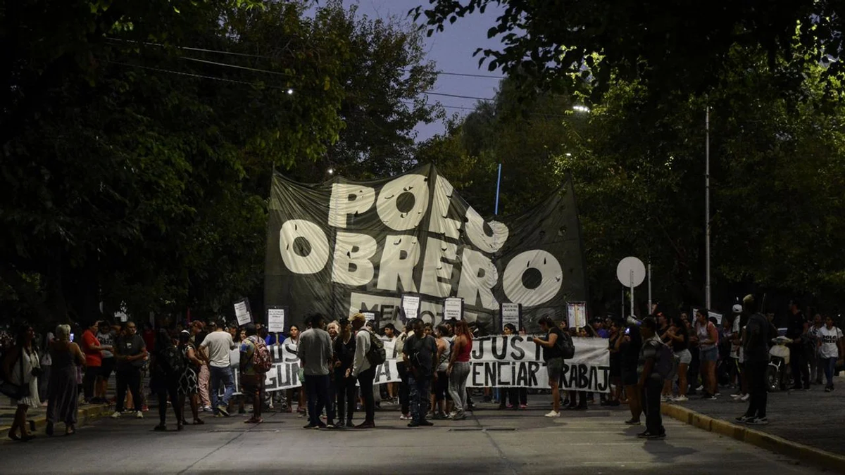 El Polo Obrero encabezó la primer movilización contras las políticas venideras del Gobierno de Javier Milei. 