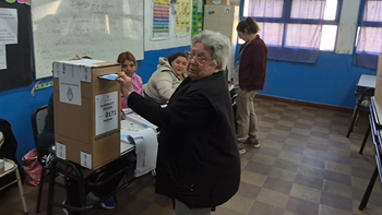 Tiene 86 años, es de Almirante Brown y fue a votar: Quiero una patria linda para mis nietos y bisnietos