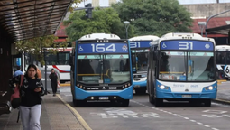 colectivos: cuales son las lineas que tienen un servicio reducido en el conurbano