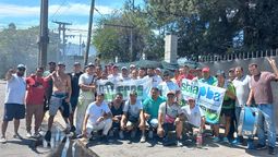 monte grande: protesta de trabajadores en la fabrica de galletas ns por falta de pago