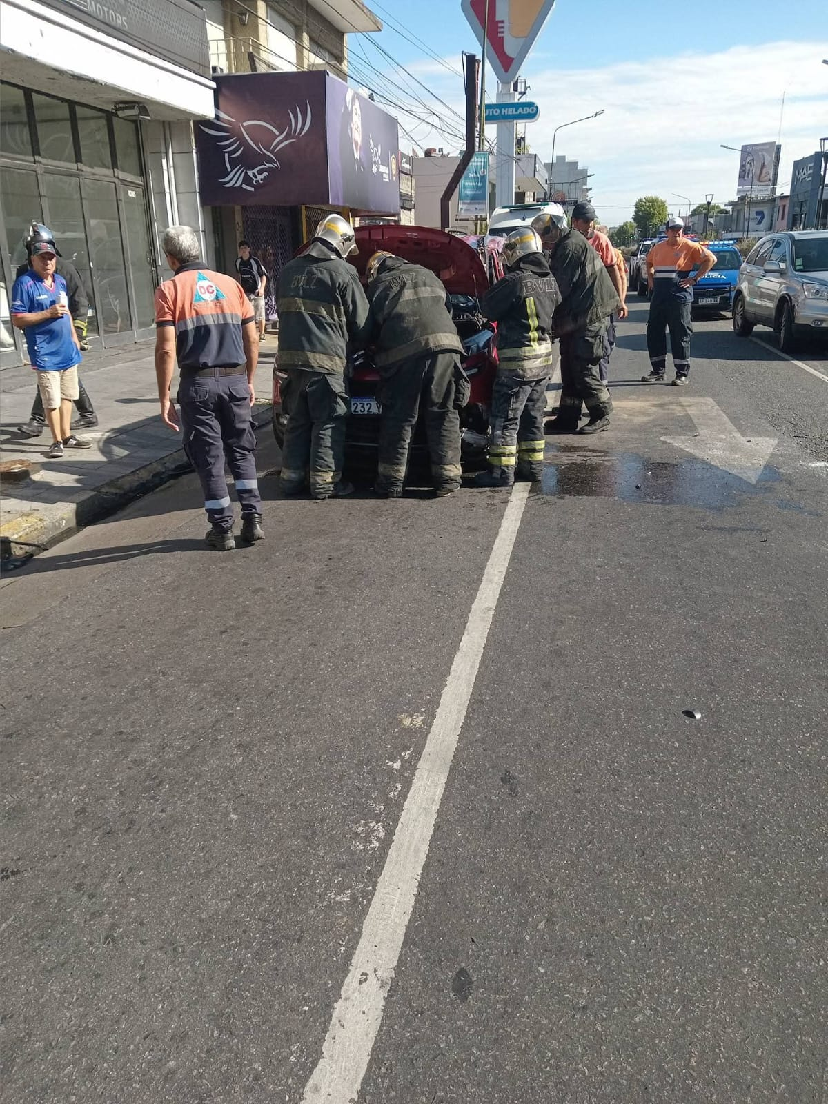 Los Bomberos de Lomas de Zamora colaboraron en el operativo.
