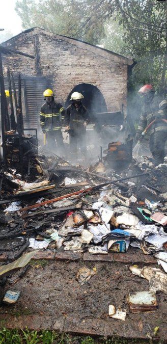 Tr&aacute;gico incendio en una casa de Burzaco
