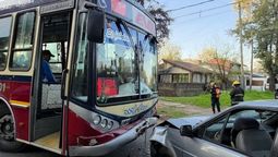 almirante brown: seis personas heridas en un choque entre un auto y un colectivo