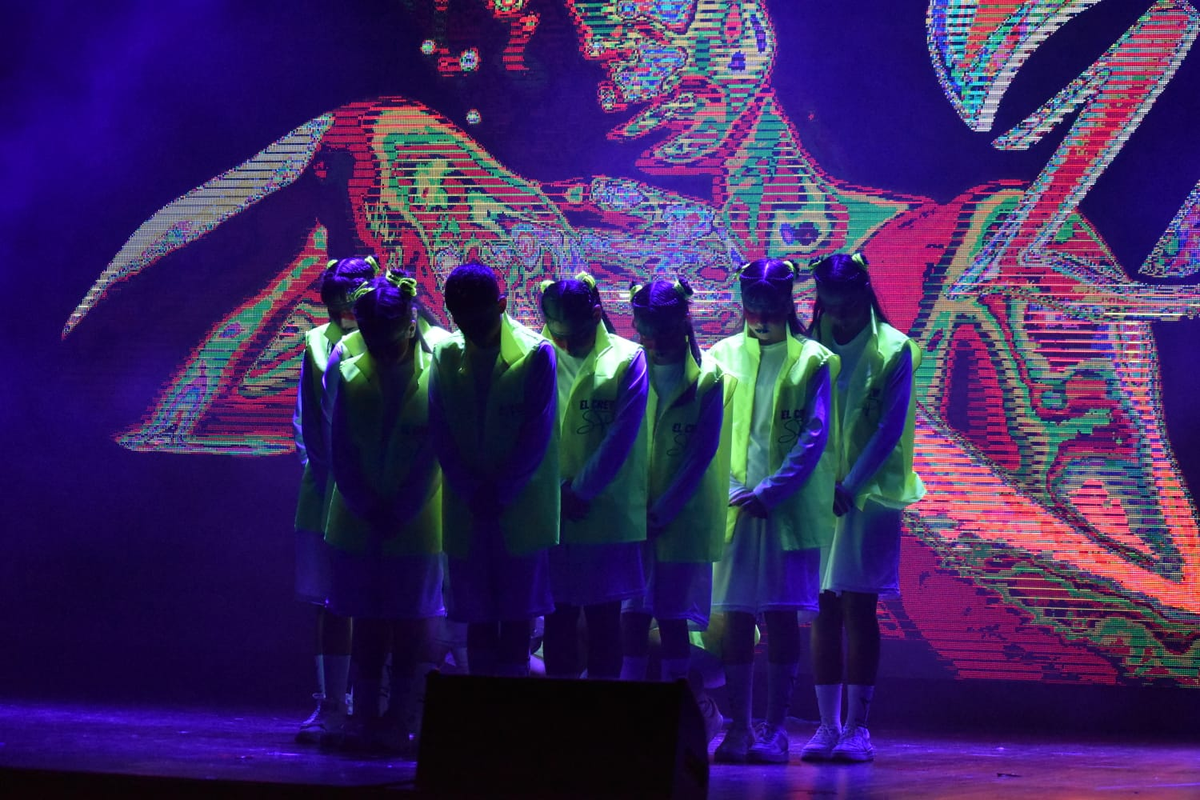 La presentación del grupo duró tres minutos. 