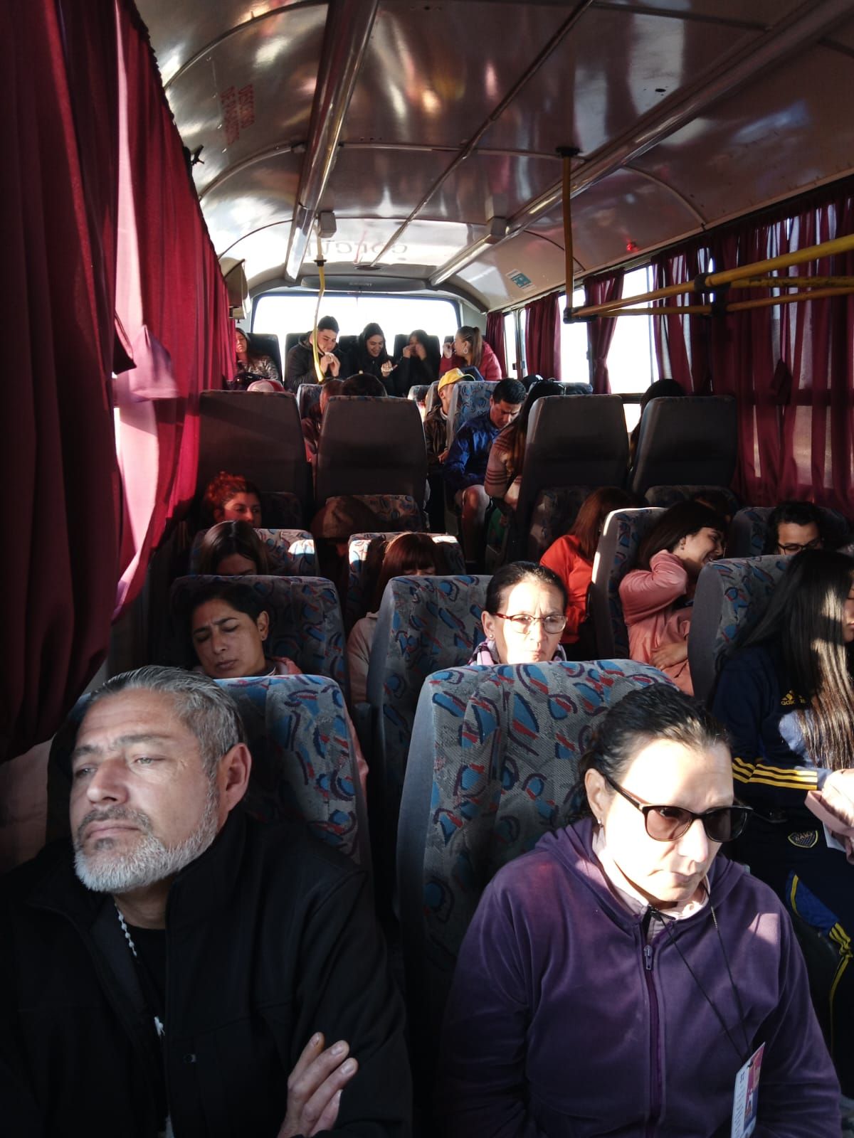 Peregrinos de San Vicente se dirigen a Liniers para iniciar la caminata a Luj&aacute;n.