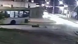 Pasajero se cayó de un colectivo en Lomas de Zamora porque se rompió una ventanilla