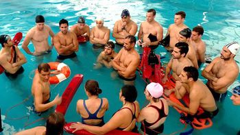 Almirante Brown: abrió la inscripción para 2026 de la Escuela de Guardavidas