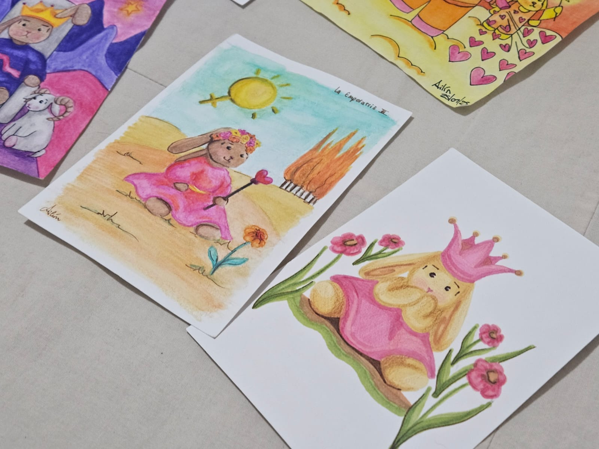 Algunas de las ilustraciones de la vecina.