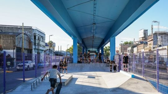 Lanús: habilitaron el Paseo Manuel Quindimil en el Puente Arenas