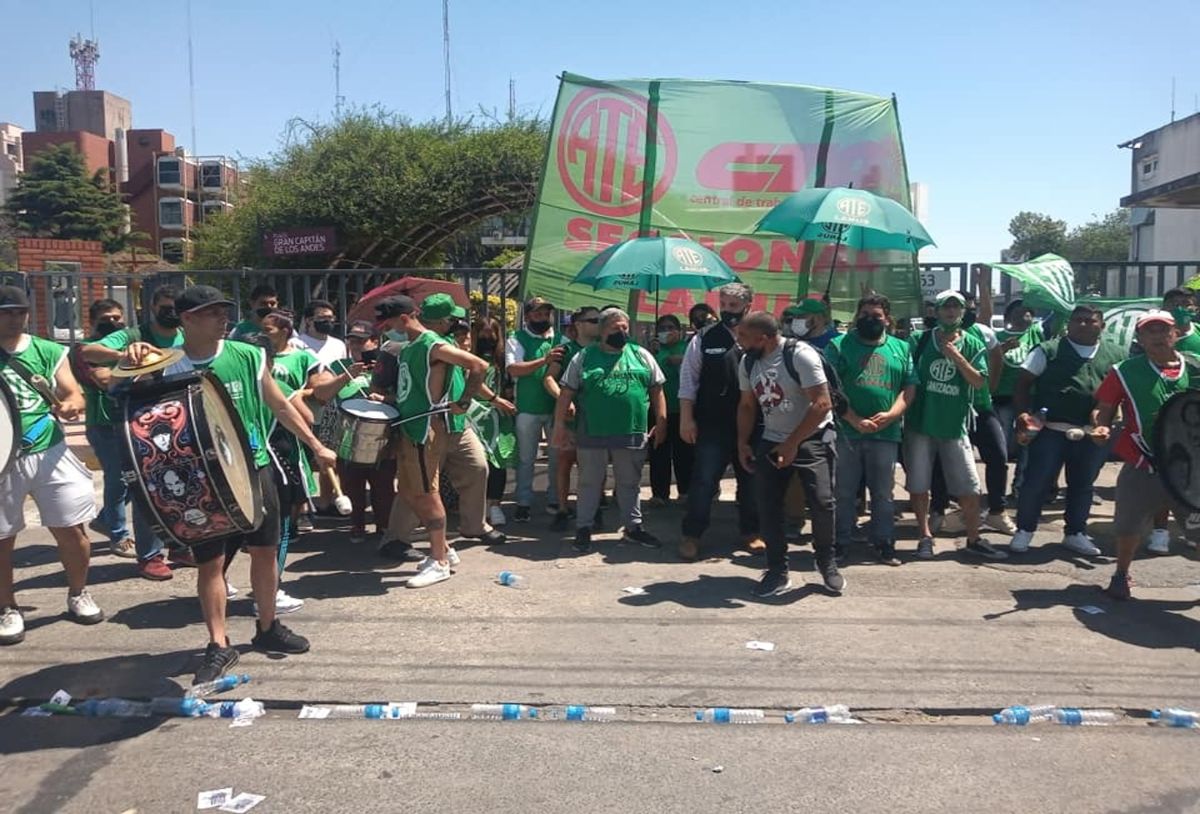 Lanús: los municipales irían a un paro por el conflicto salarial con Grindetti